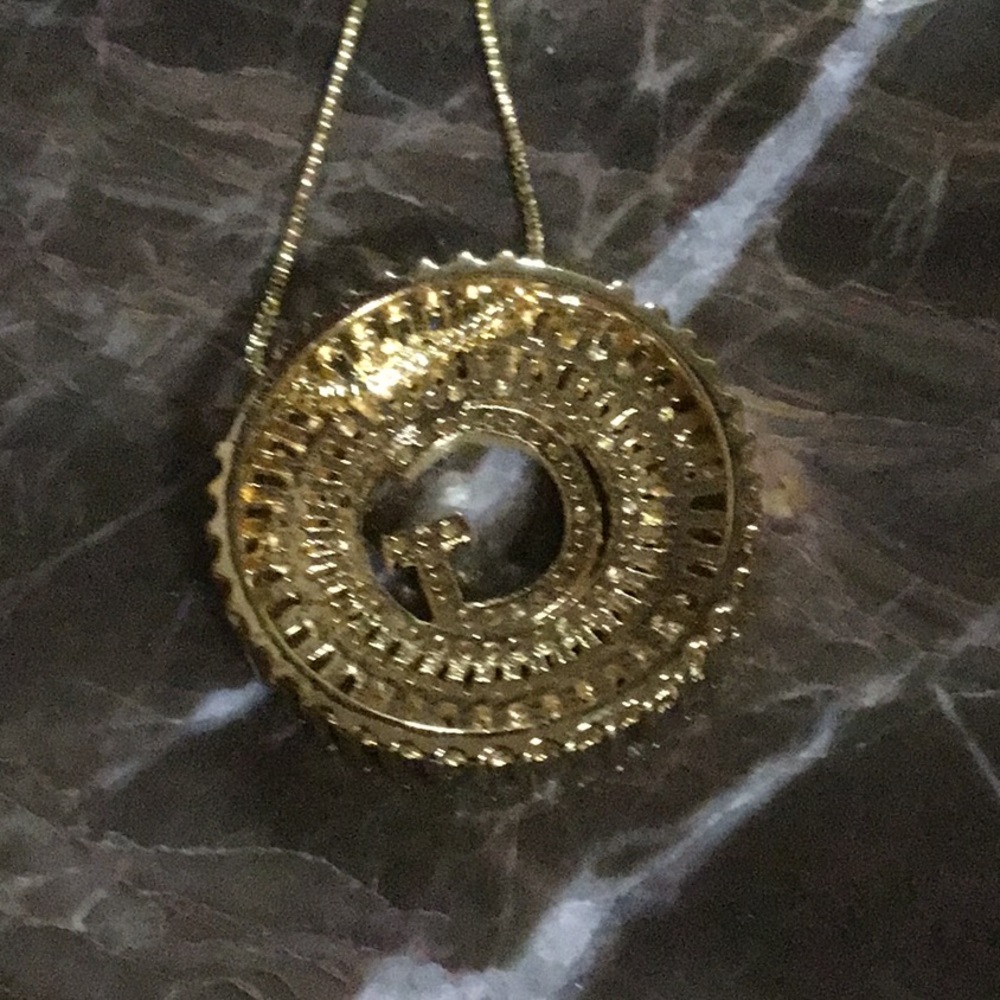 G Necklace - Picture 5 of 7